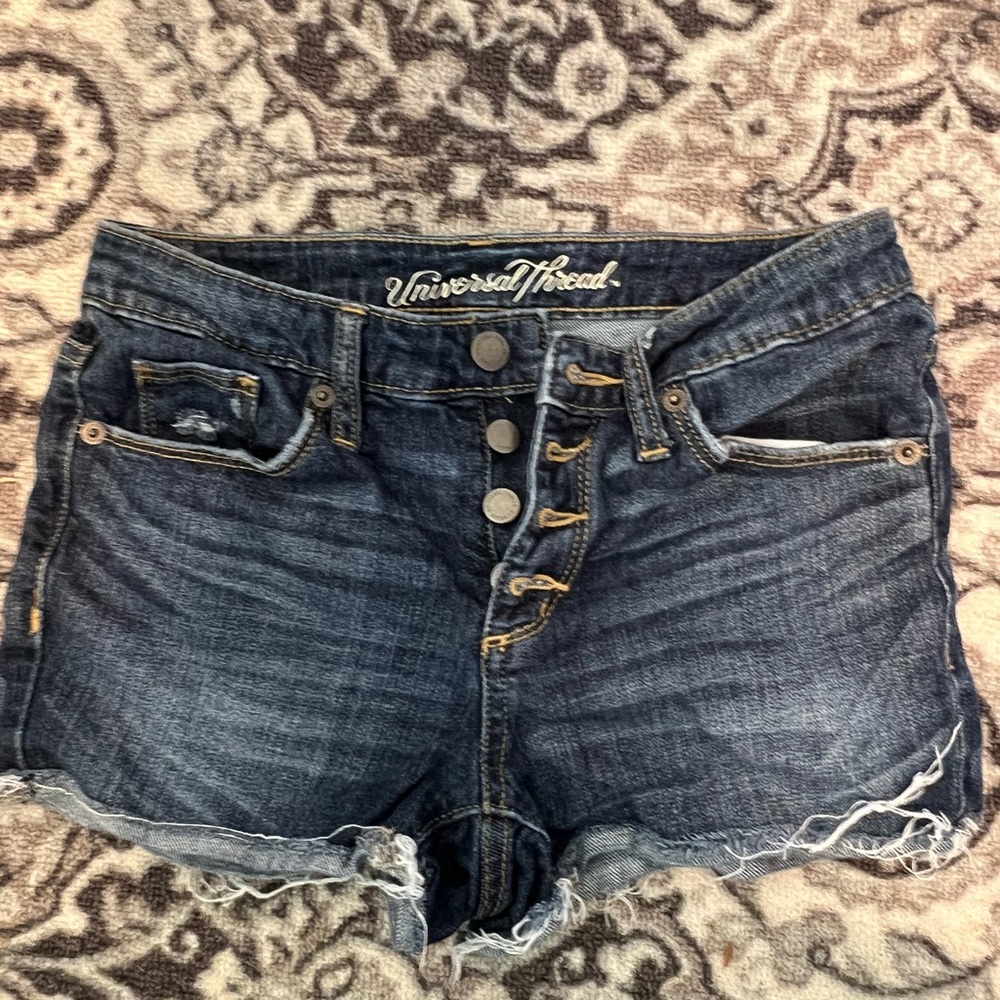 Universal thread shorts